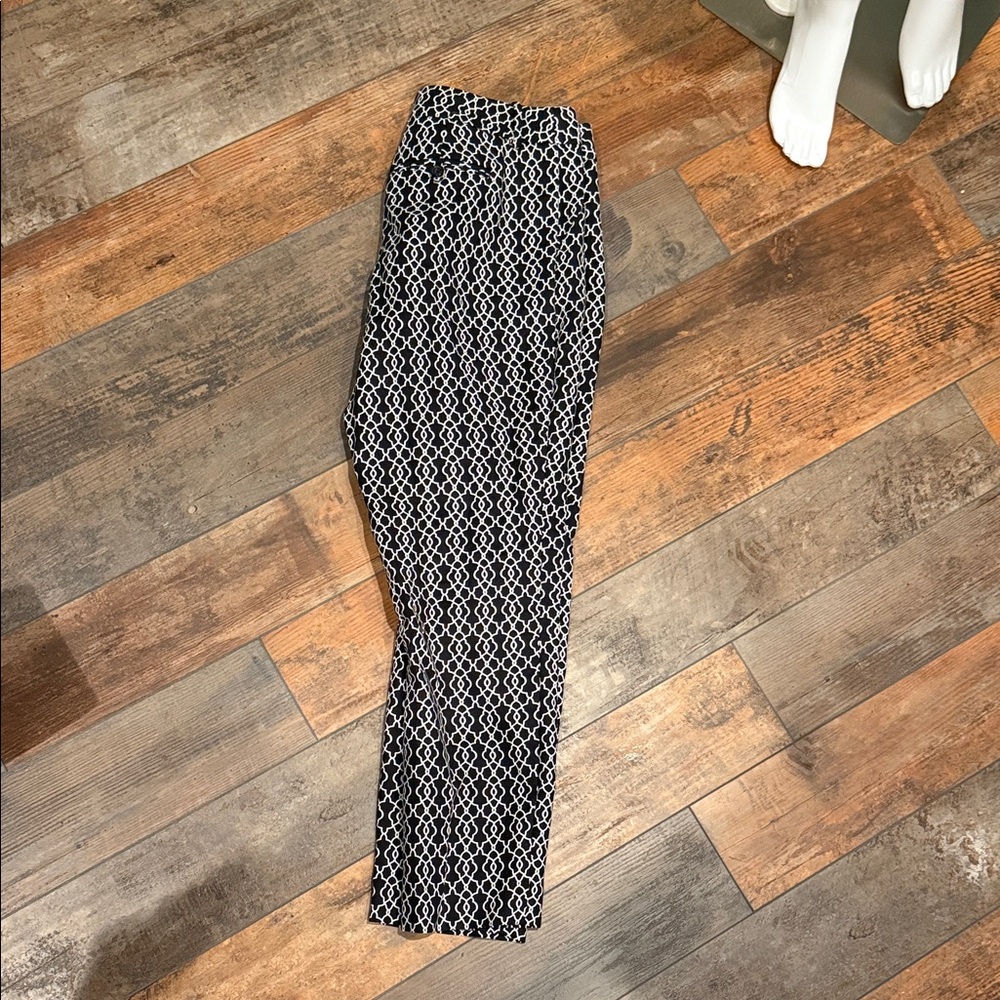 Merona Black and White Patterned Capris
